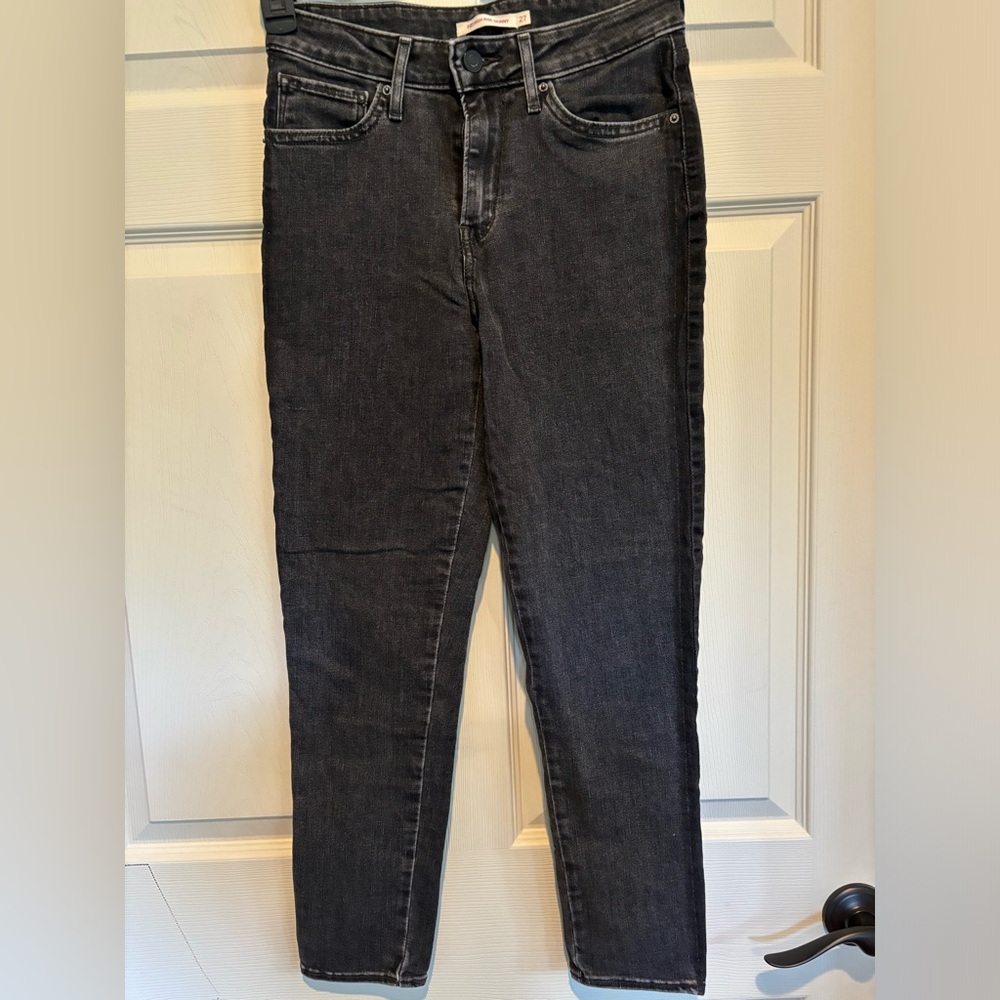 Levi’s 721 High Rise Skinny distressed black jeans